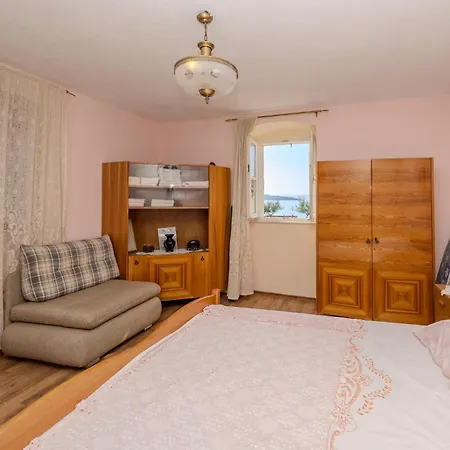 Pet Friendly In Kastel Stari Apartamento