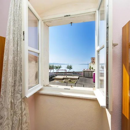 Apartment Pet Friendly In Kastel Stari