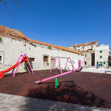 Pet Friendly In Kastel Stari Kaštela