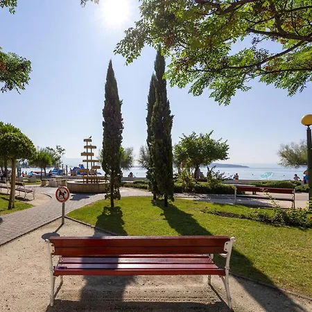 Apartment Pet Friendly In Kastel Stari