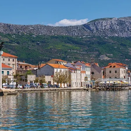 Pet Friendly In Kastel Stari * Kastela
